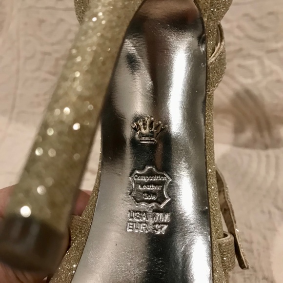 Heels - Picture 2 of 3